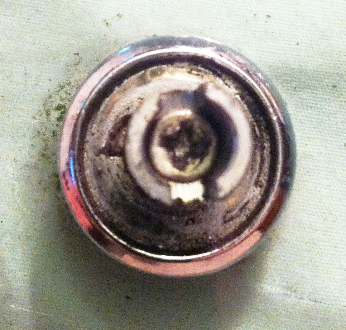 How to tighten up loose vent window latches on your Dodge van Vannin